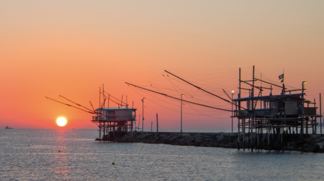 Los Trabocchi en el muelle de Marina di San Vito - Archivo CARSA Foto Alessandro Gresolindo