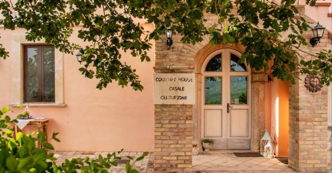 Il Casale Centurione si trova a Santa Maria Arabona a Manoppello (PE) 